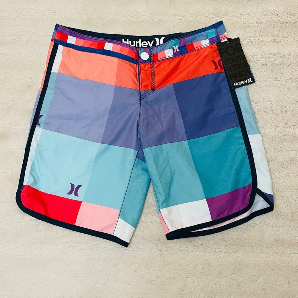 NWT Hurley Woman Shorts (size 00)